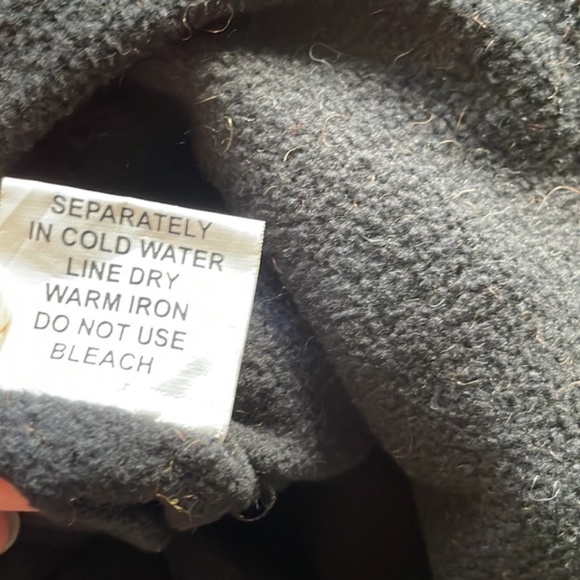 Unisex/Kids Brown & Tan Wool Funny Bear Face Beanie With Pom Pom Strings - Picture 9 of 10